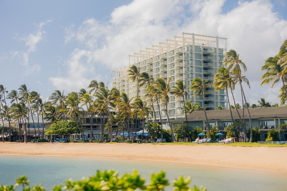 The Kahala Hotel & Resort — Beach in Honolulu, Hawaii
