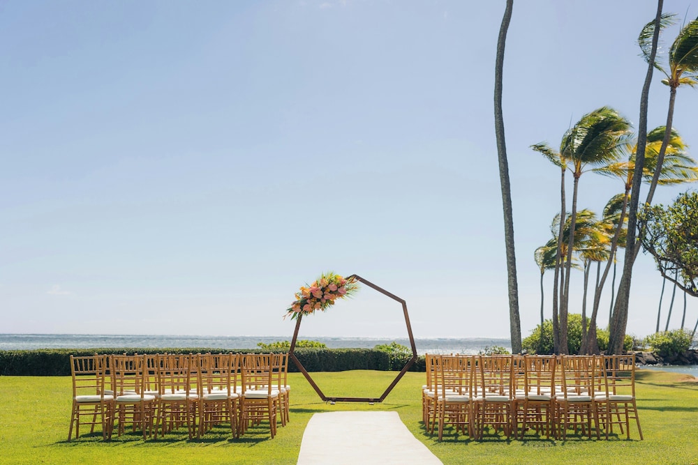 The Kahala Hotel & Resort — Beach in Honolulu, Hawaii
