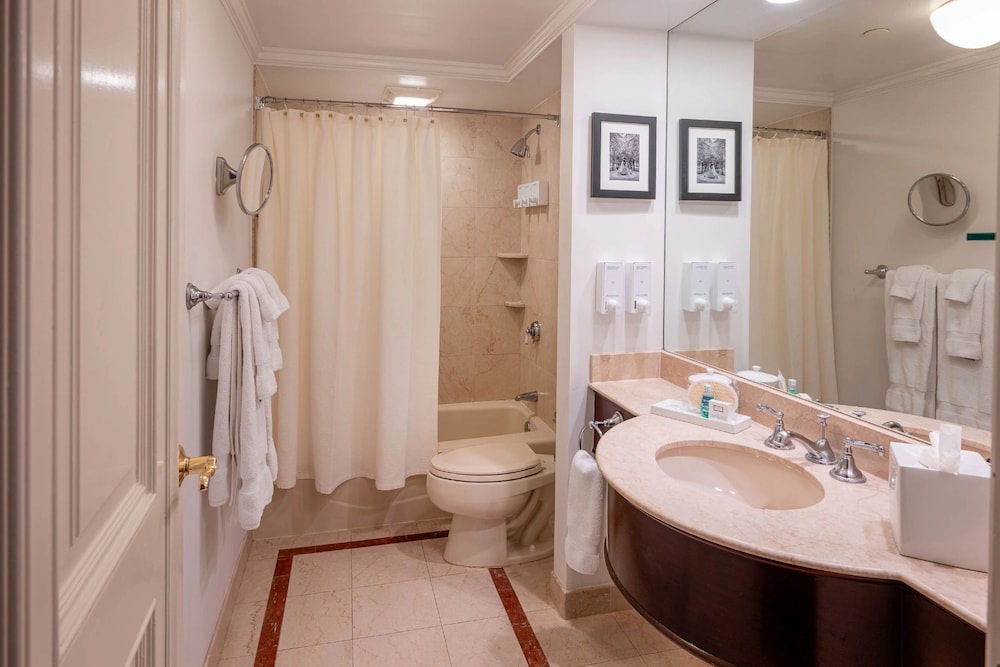 The Lenox Hotel Boston — Hotel rooms in Boston, Massachusetts