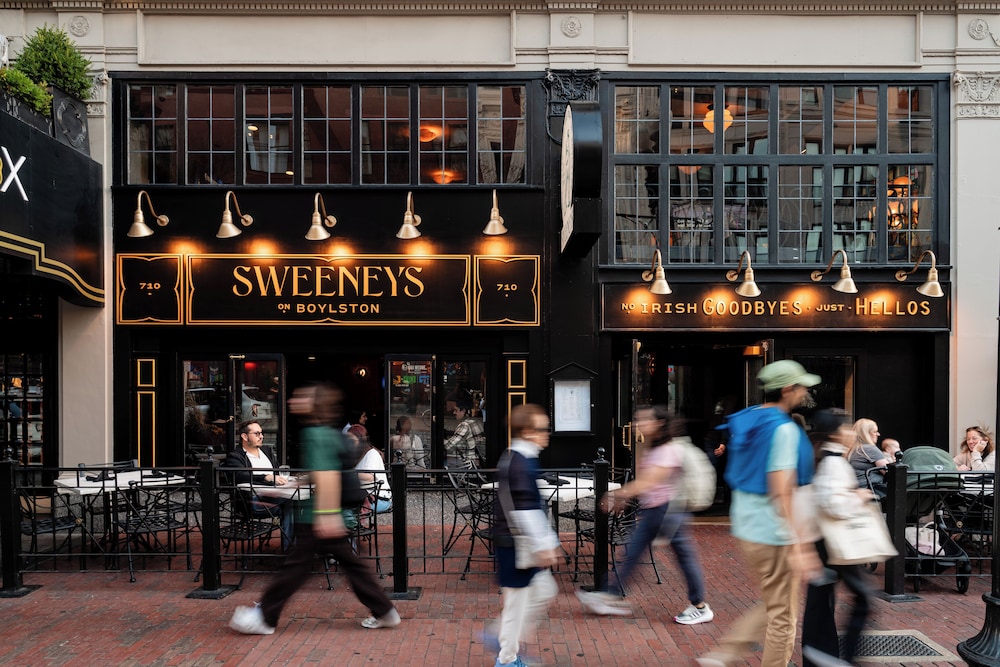 The Lenox Hotel Boston — Restaurant & bars in Boston, Massachusetts