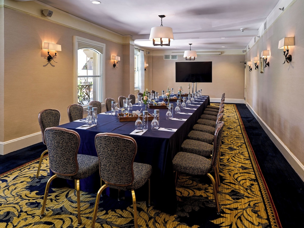 The Lenox Hotel Boston — Restaurant & bars in Boston, Massachusetts