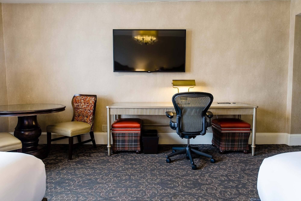 The Lenox Hotel Boston — Hotel rooms in Boston, Massachusetts
