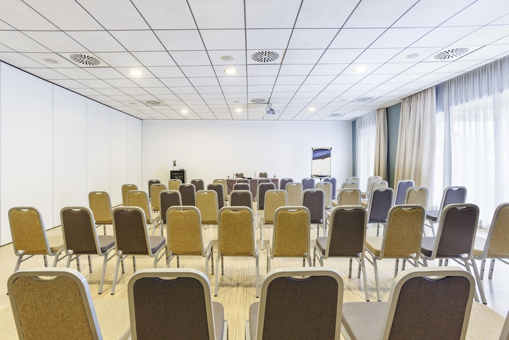 voco Venice Mestre - The Quid by IHG — Hotel building in Mestre, Veneto