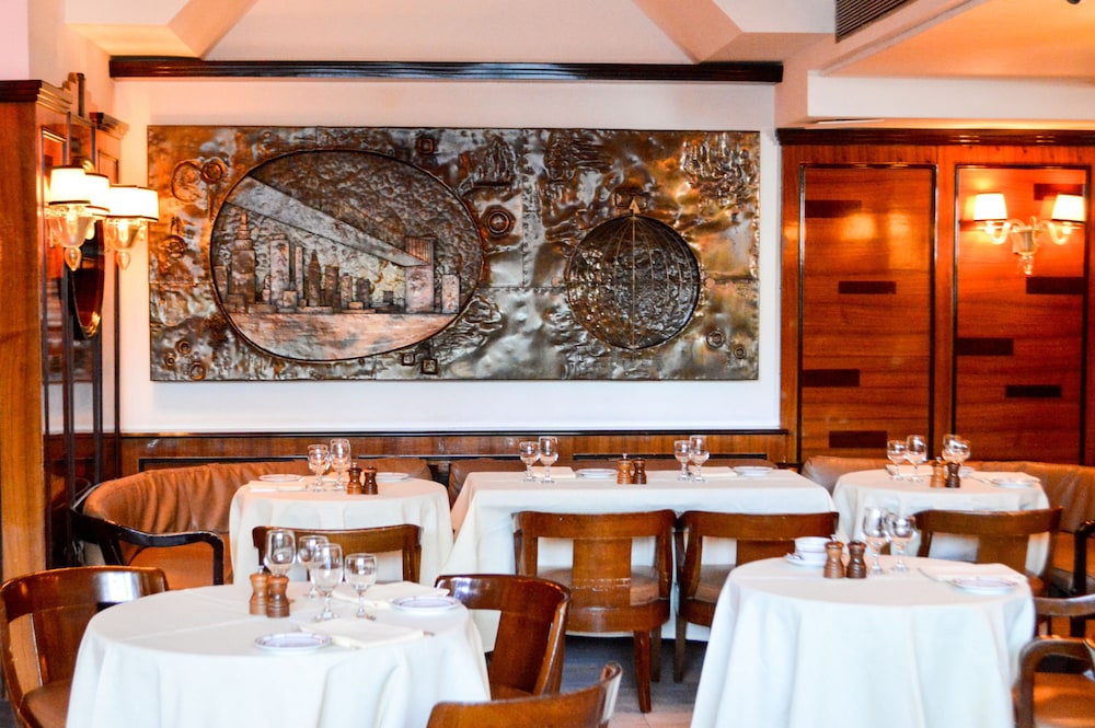 The Sherry Netherland — Restaurant & bars in New York City, New York State