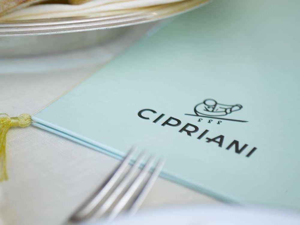 The Sherry Netherland — Restaurant & bars in New York City, New York State