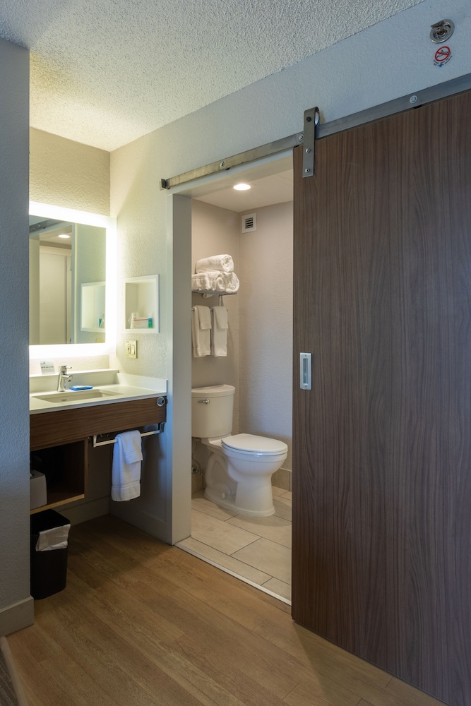 Holiday Inn Express New Orleans Downtown by IHG — Hotel rooms in New Orleans, Louisiana