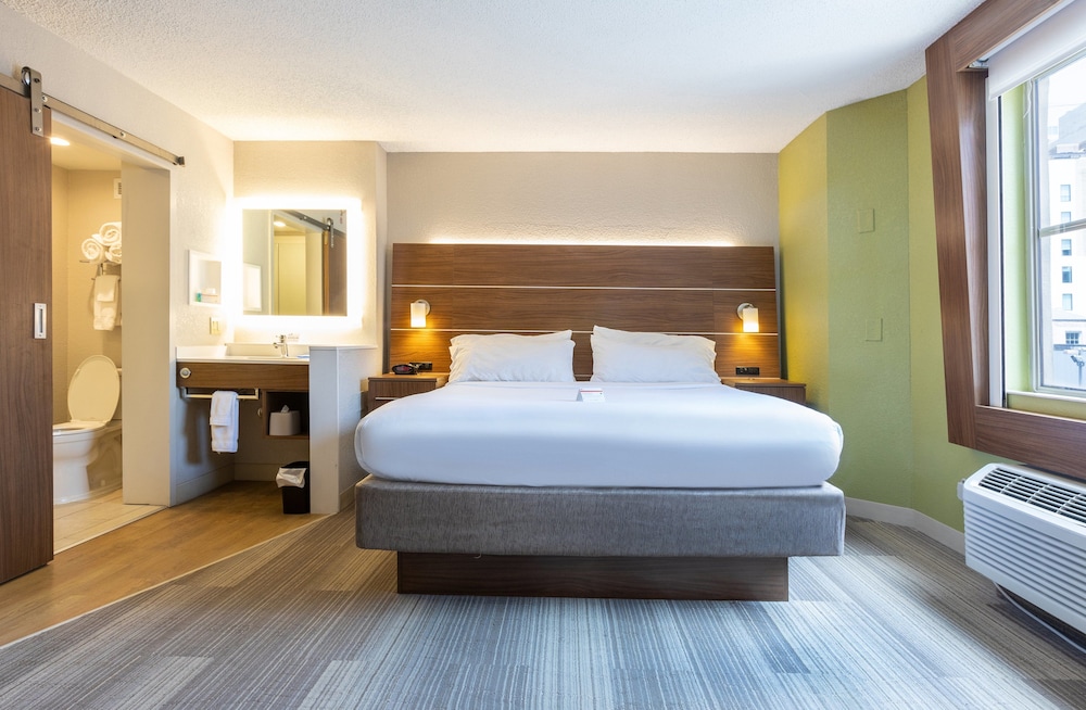 Holiday Inn Express New Orleans Downtown by IHG — Hotel rooms in New Orleans, Louisiana