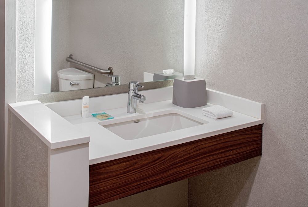 Holiday Inn Express New Orleans Downtown by IHG — Hotel rooms in New Orleans, Louisiana