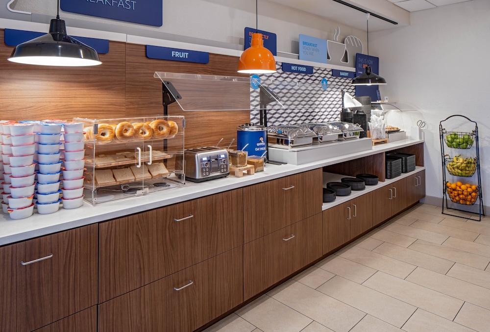 Holiday Inn Express New Orleans Downtown by IHG — Restaurant & bars in New Orleans, Louisiana