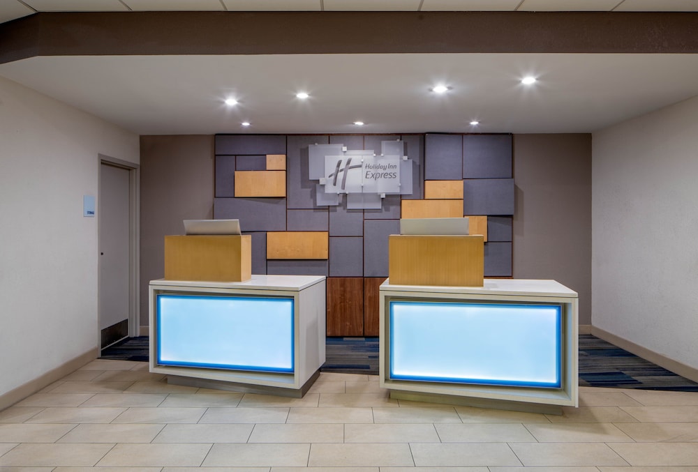 Holiday Inn Express New Orleans Downtown by IHG — Hotel building in New Orleans, Louisiana