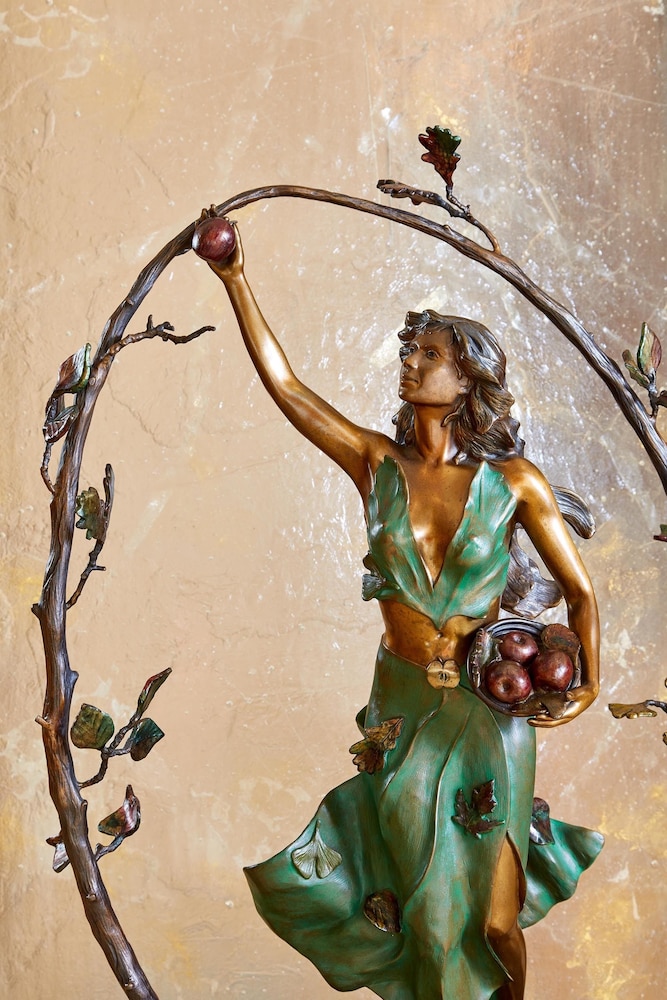 Orchard Garden Hotel — Hotel building in San Francisco, California