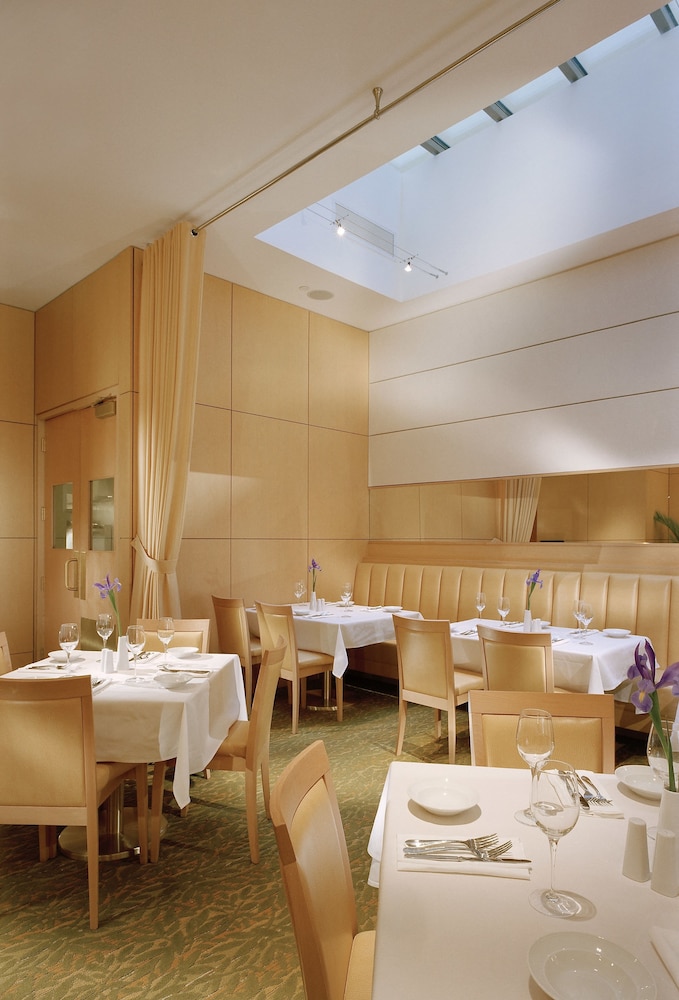 Orchard Garden Hotel — Restaurant & bars in San Francisco, California