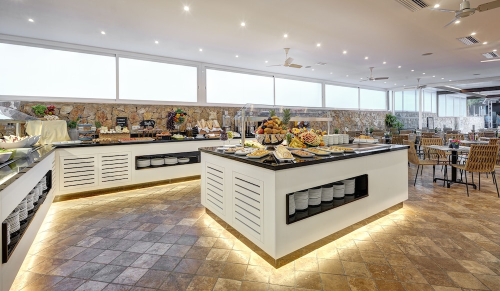 Hotel Cala d'or Playa — Restaurant & bars in Cala d´Or, Balearic Islands