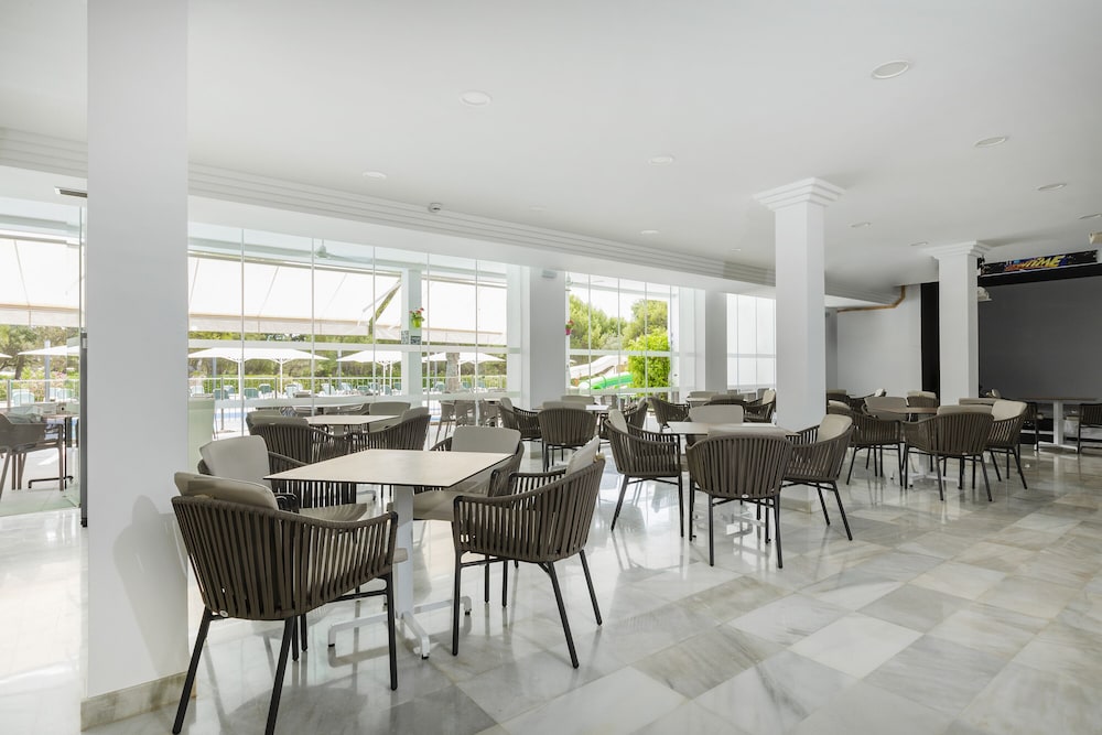 Hotel Cala d'or Playa — Restaurant & bars in Cala d´Or, Balearic Islands