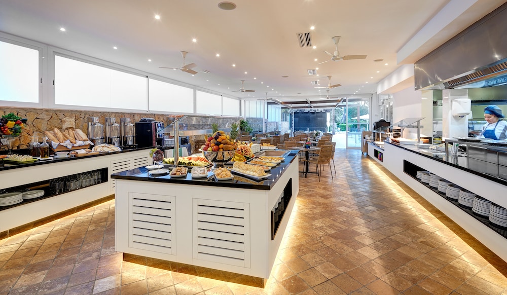 Hotel Cala d'or Playa — Restaurant & bars in Cala d´Or, Balearic Islands