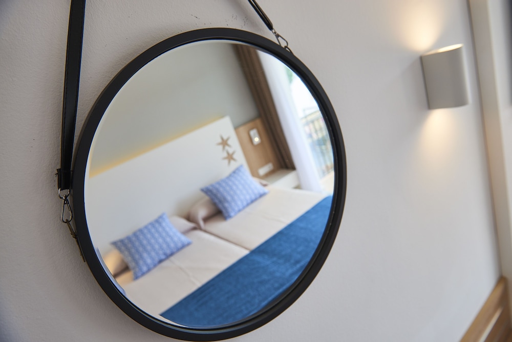 Hotel Cala d'or Playa — Hotel rooms in Cala d´Or, Balearic Islands