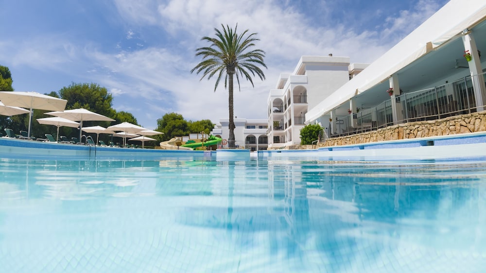 Hotel Cala d'or Playa — Swimming pool in Cala d´Or, Balearic Islands