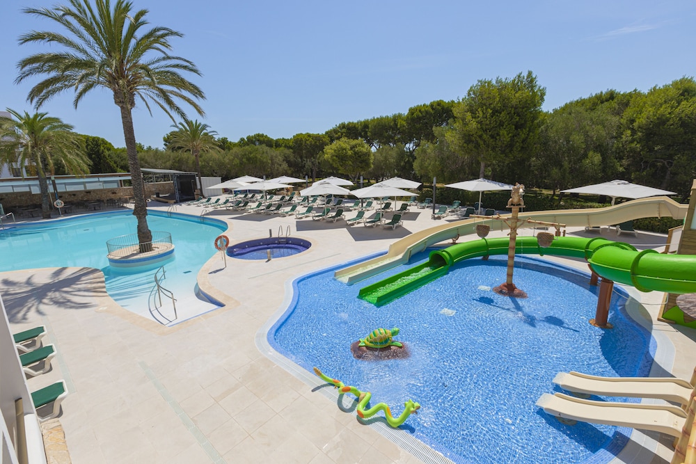 Hotel Cala d'or Playa — Swimming pool in Cala d´Or, Balearic Islands