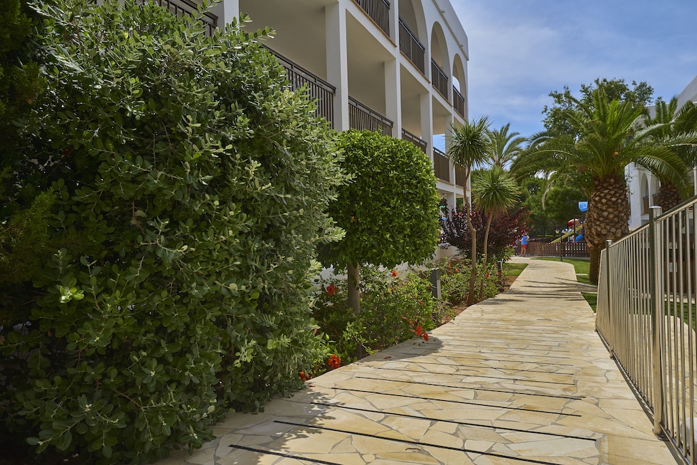 Hotel Cala d'or Playa — Hotel building in Cala d´Or, Balearic Islands