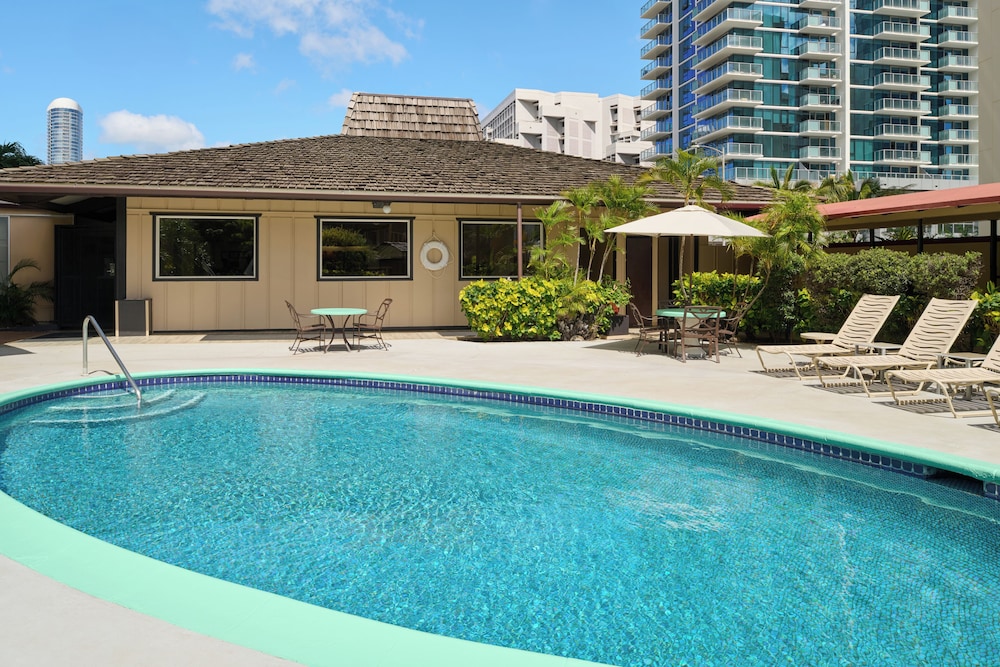 Pagoda Hotel — Swimming pool in Honolulu, Hawaii