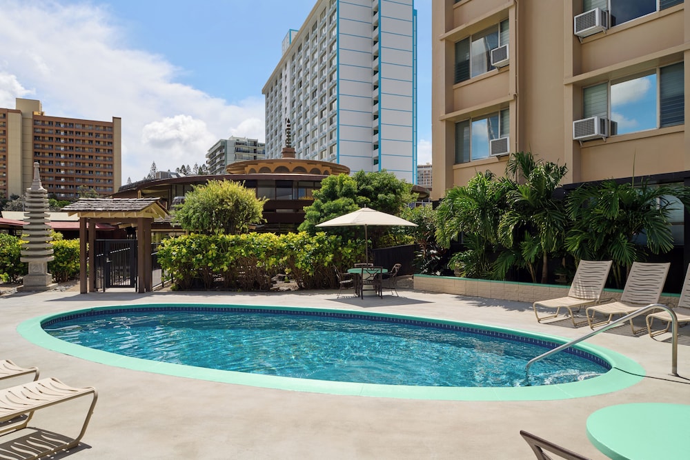 Pagoda Hotel — Swimming pool in Honolulu, Hawaii