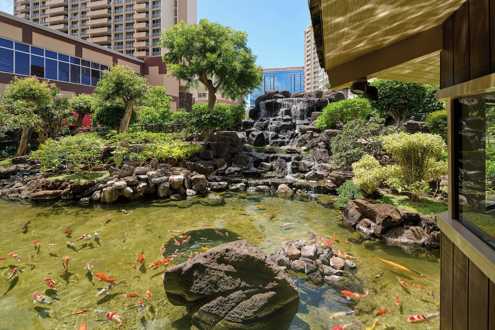 Pagoda Hotel — Attractions in the area in Honolulu, Hawaii