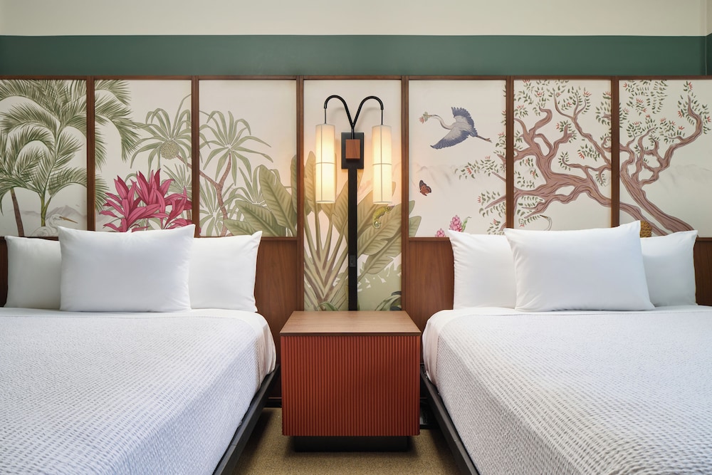 Pagoda Hotel — Hotel rooms in Honolulu, Hawaii