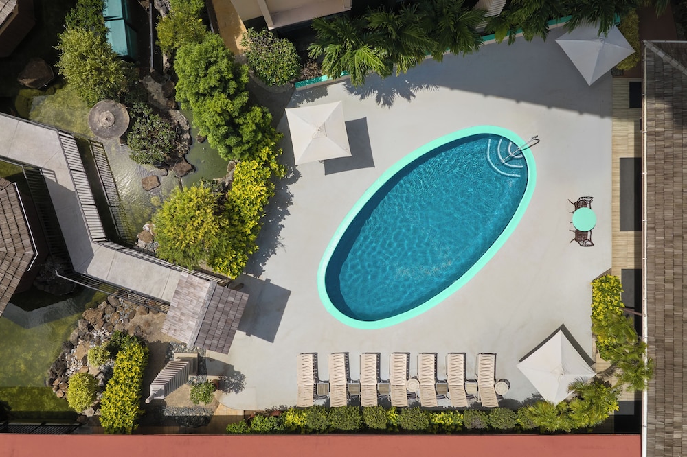 Pagoda Hotel — Swimming pool in Honolulu, Hawaii