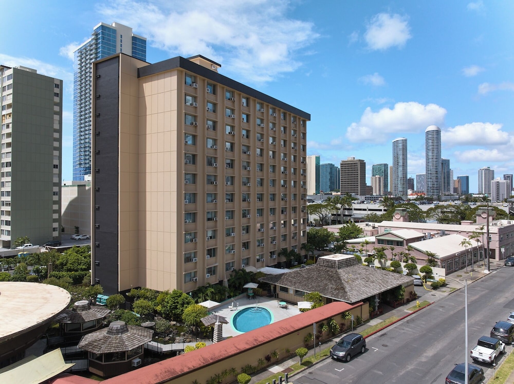 Pagoda Hotel — Main photo in Honolulu, Hawaii
