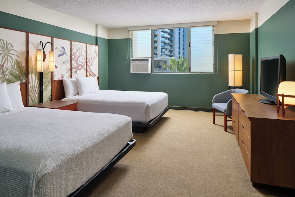 Pagoda Hotel — Hotel rooms in Honolulu, Hawaii