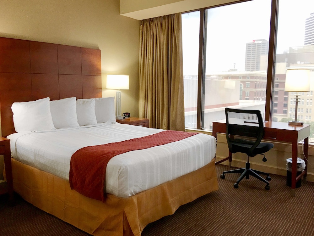 Blake Hotel New Orleans — Hotel rooms in New Orleans, Louisiana