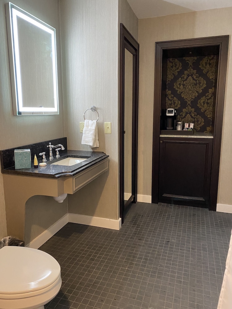 Place d'Armes Hotel — Hotel rooms in New Orleans, Louisiana