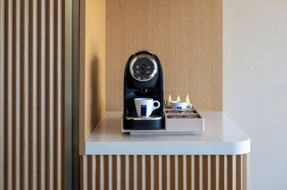 The Luce, St. Pete Beach, a Tribute Portfolio Hotel — Hotel rooms in Treasure Island, Florida