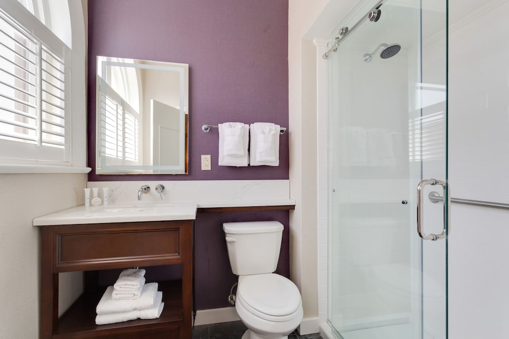 Prince Conti Hotel — Hotel rooms in New Orleans, Louisiana