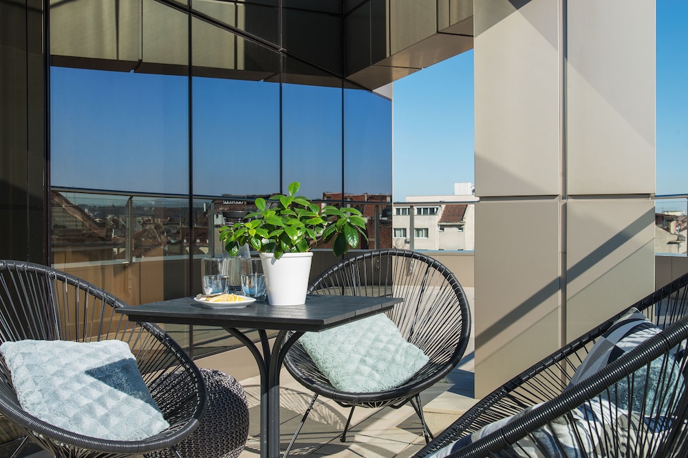 Rosslyn Thracia Hotel — Hotel building in Sofia, Sofia (province)