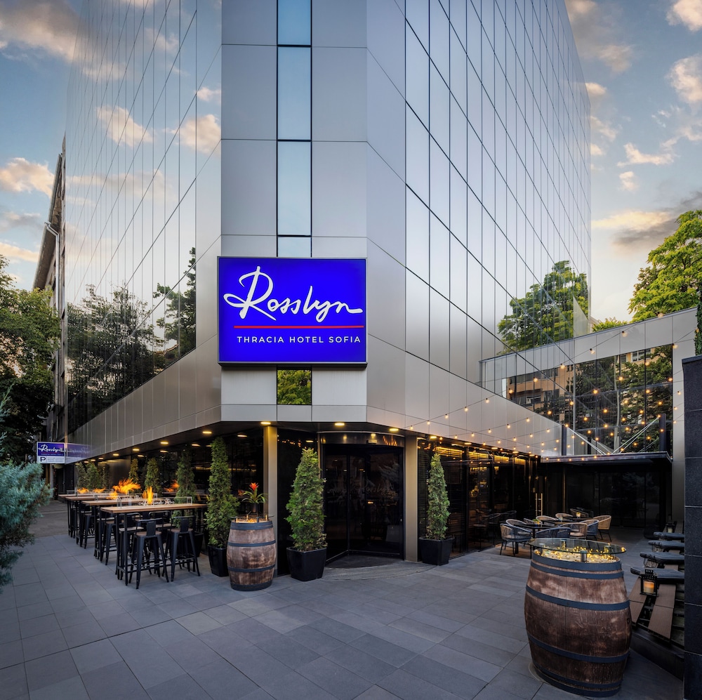 Rosslyn Thracia Hotel — Hotel building in Sofia, Sofia (province)