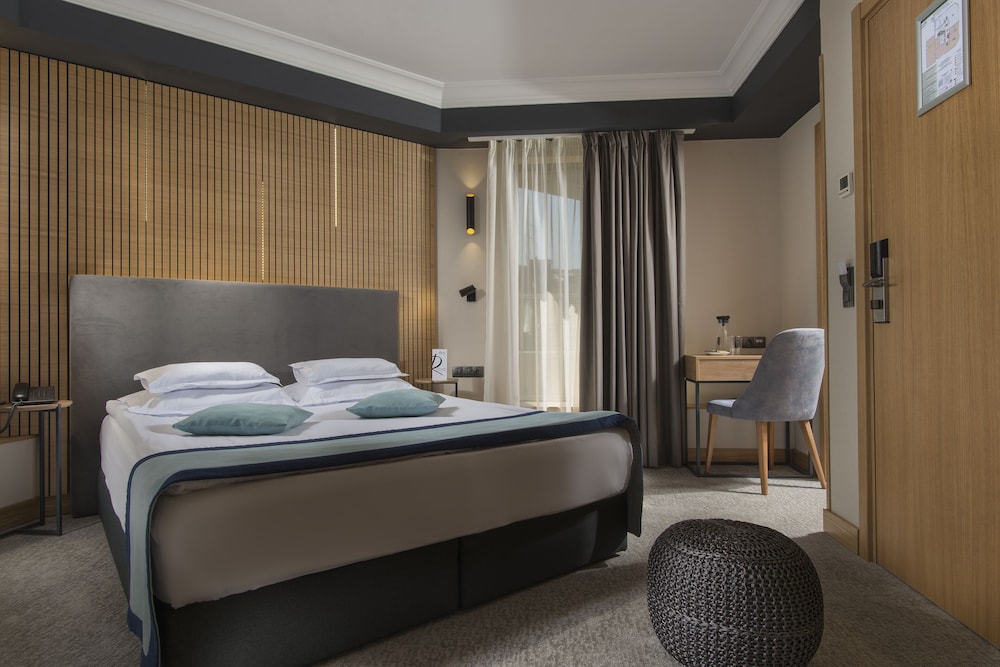 Rosslyn Thracia Hotel — Hotel rooms in Sofia, Sofia (province)