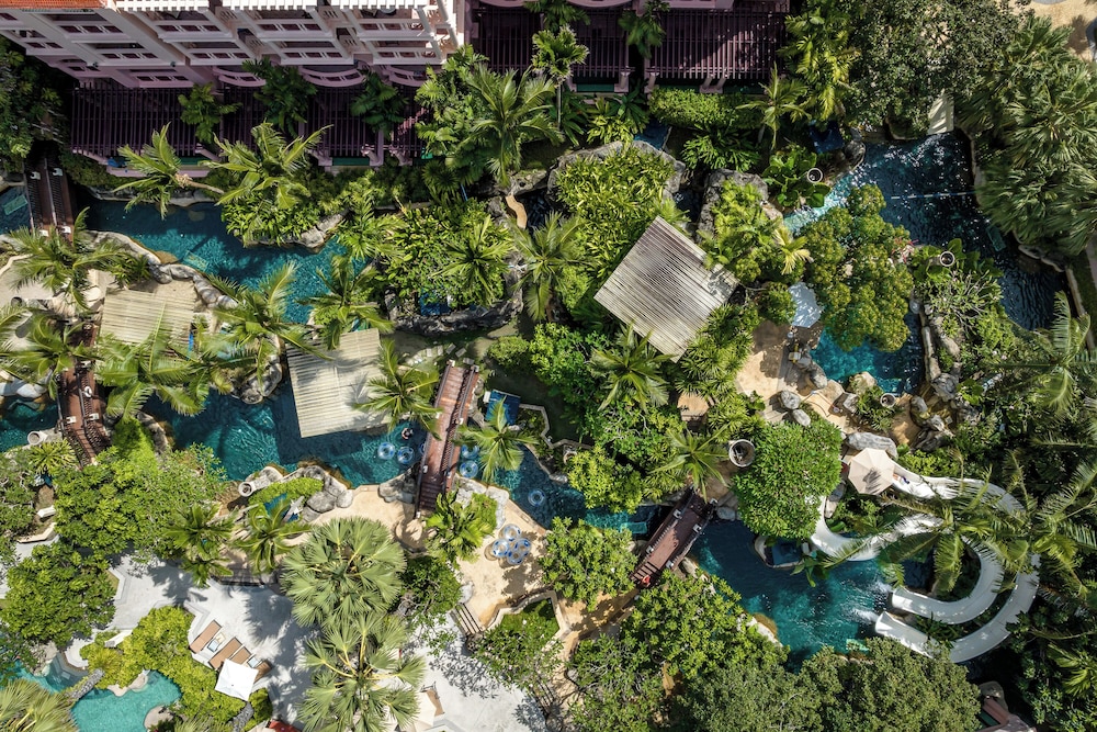 Centara Grand Beach Resort Phuket — Swimming pool in Karon, Phuket Province