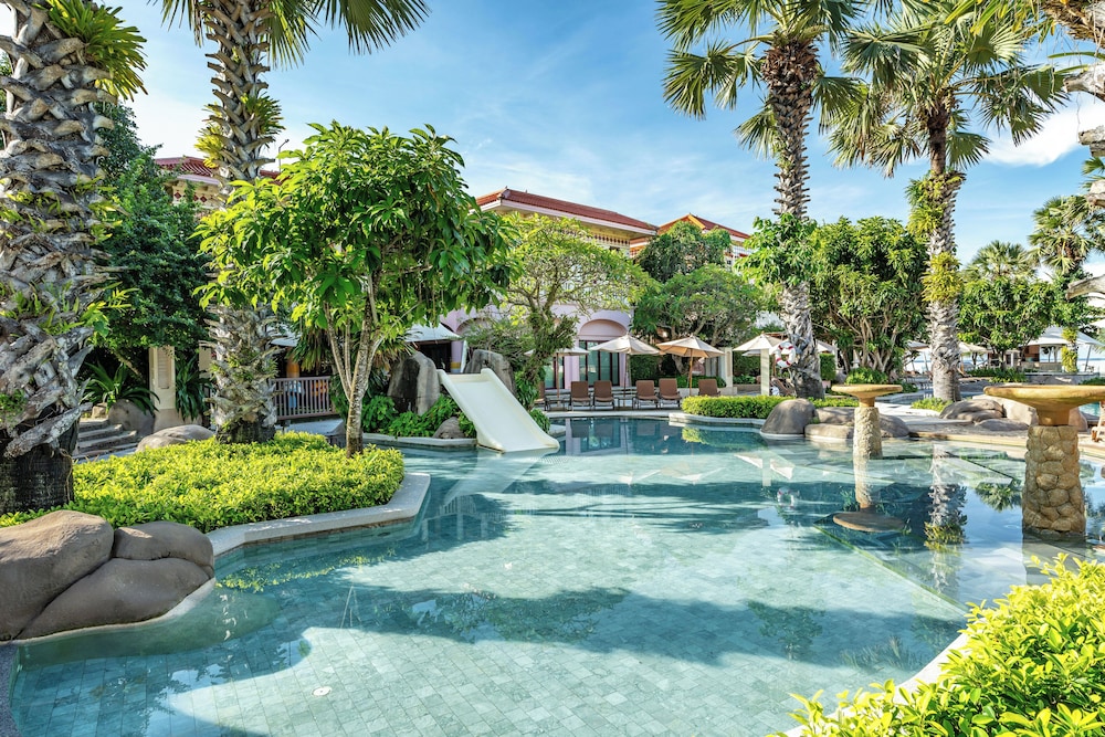 Centara Grand Beach Resort Phuket — Swimming pool in Karon, Phuket Province
