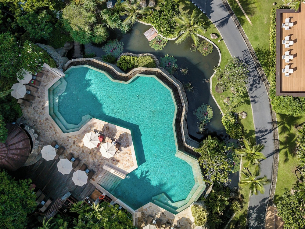Centara Grand Beach Resort Phuket — Swimming pool in Karon, Phuket Province