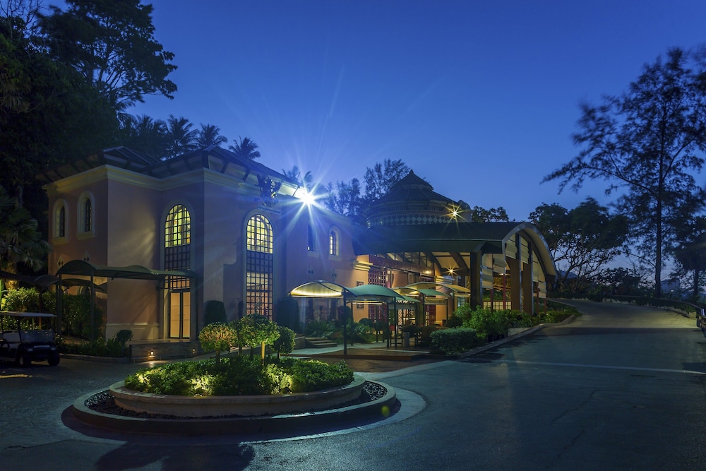Centara Grand Beach Resort Phuket — Hotel building in Karon, Phuket Province
