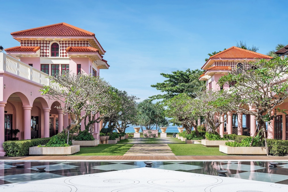 Centara Grand Beach Resort Phuket — Hotel building in Karon, Phuket Province