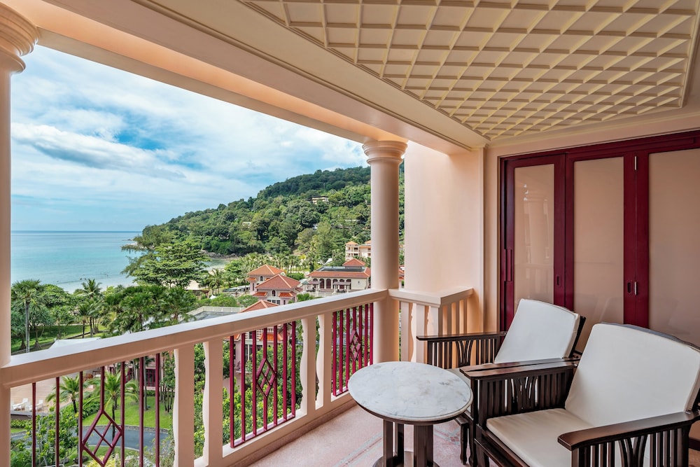 Centara Grand Beach Resort Phuket — Hotel rooms in Karon, Phuket Province