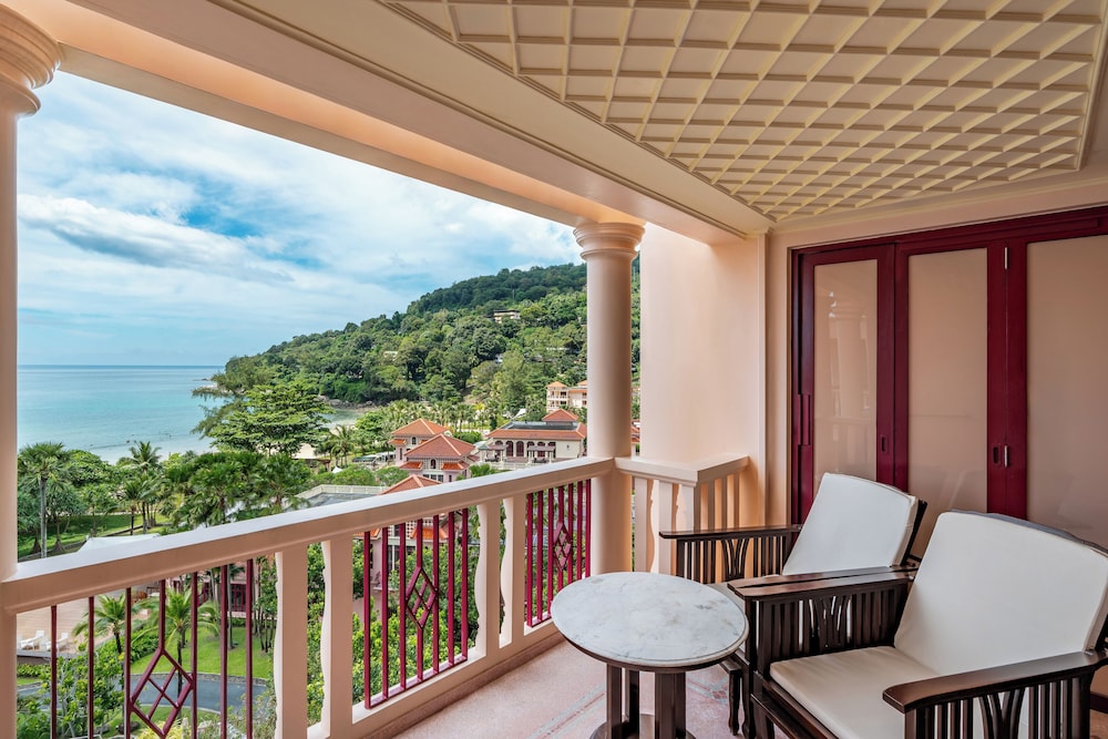 Centara Grand Beach Resort Phuket — Hotel rooms in Karon, Phuket Province