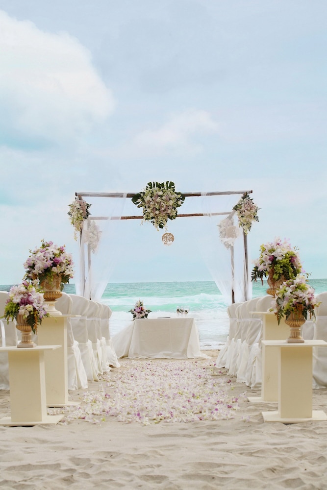 Centara Grand Beach Resort Phuket — Beach in Karon, Phuket Province