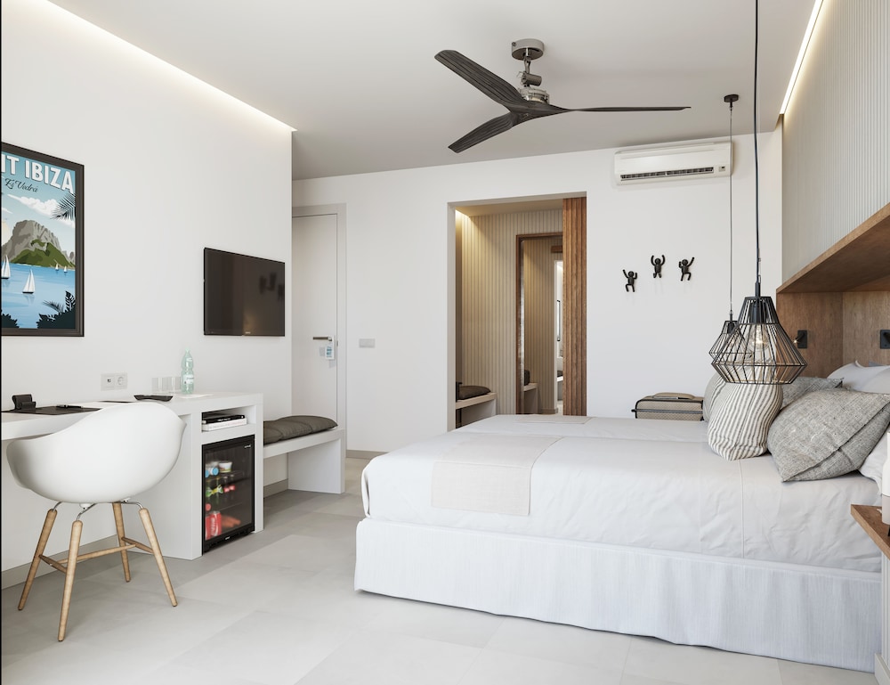 Hotel Vibra Mare Nostrum — Hotel rooms in Playa d'en Bossa, Balearic Islands