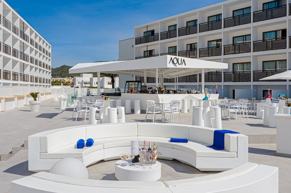 Hotel Vibra Mare Nostrum — Restaurant & bars in Playa d'en Bossa, Balearic Islands