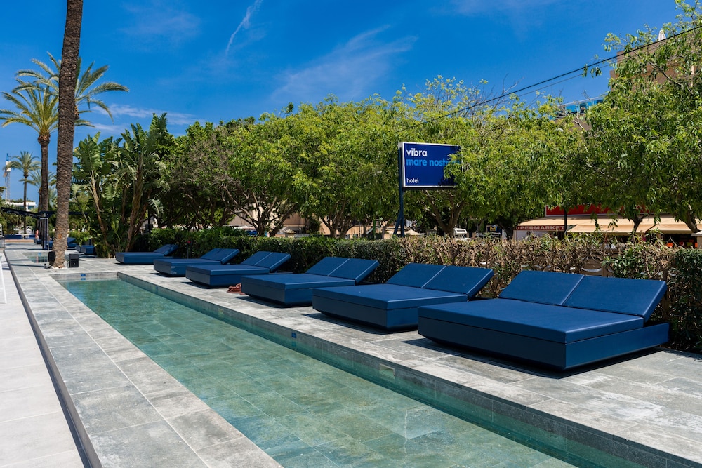 Hotel Vibra Mare Nostrum — Swimming pool in Playa d'en Bossa, Balearic Islands