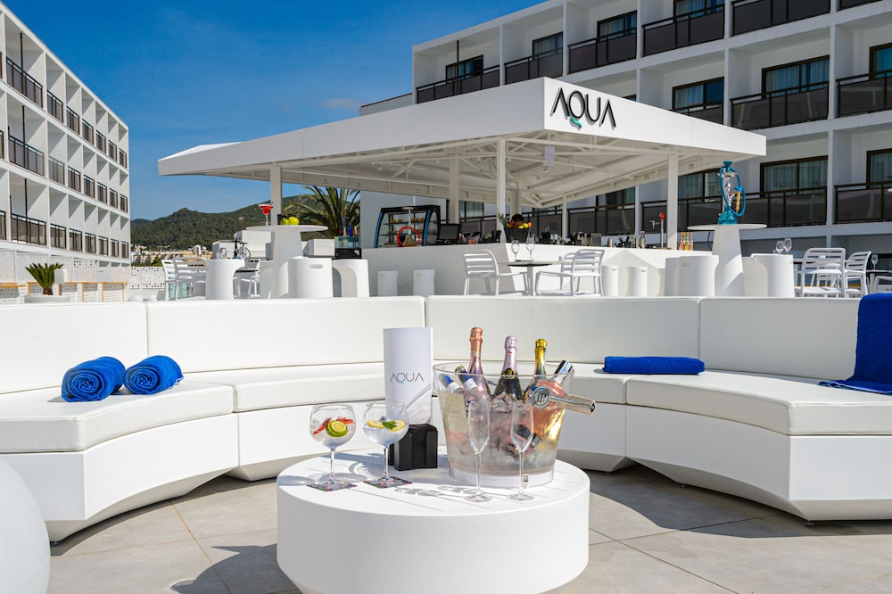 Hotel Vibra Mare Nostrum — Restaurant & bars in Playa d'en Bossa, Balearic Islands