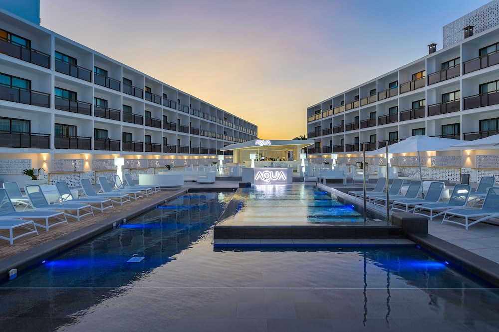 Hotel Vibra Mare Nostrum — Swimming pool in Playa d'en Bossa, Balearic Islands